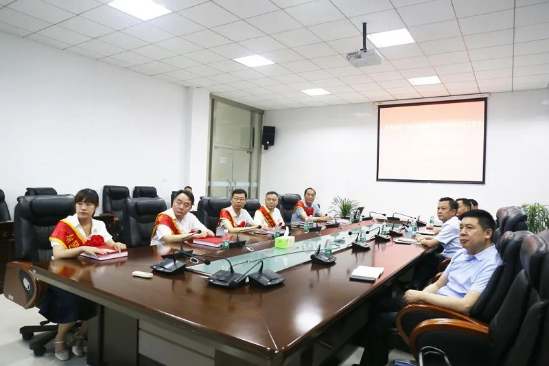 图片 2_眸目压缩.jpg